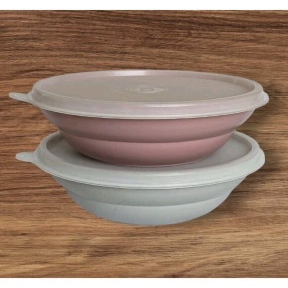 2 Tupperware Cereal Bowls with Lids Storage Containers Pink Blue Vtg Retro Set - Picture 1 of 14